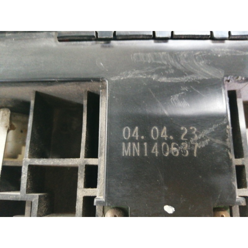 Recambio de mando calefaccion / aire acondicionado para mitsubishi space star (dg0) 1300 referencia OEM IAM MN140637  