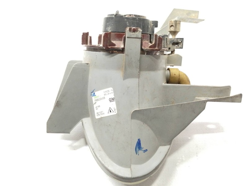 Recambio de faro antiniebla derecho para opel tigra 1.4 16v referencia OEM IAM 090510458  