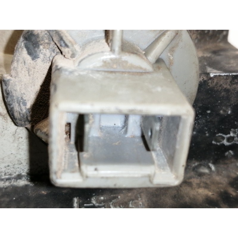 Recambio de piloto delantero izquierdo para nissan trade caja / chasis camion referencia OEM IAM   