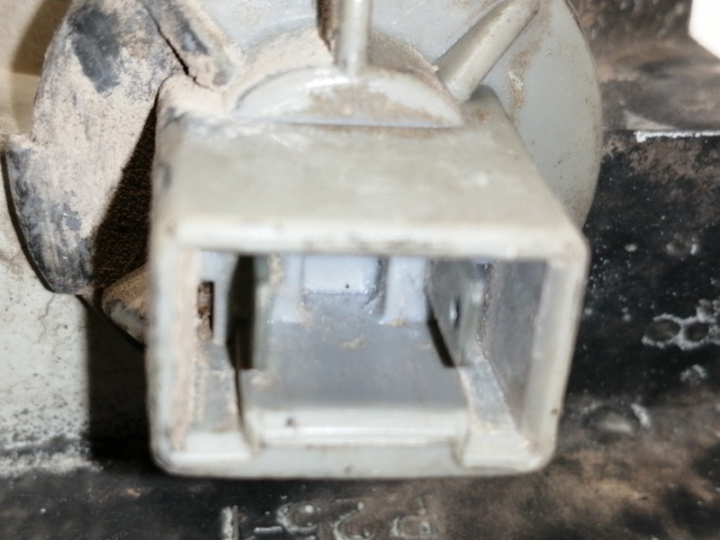 Recambio de piloto delantero izquierdo para nissan trade caja / chasis camion referencia OEM IAM   