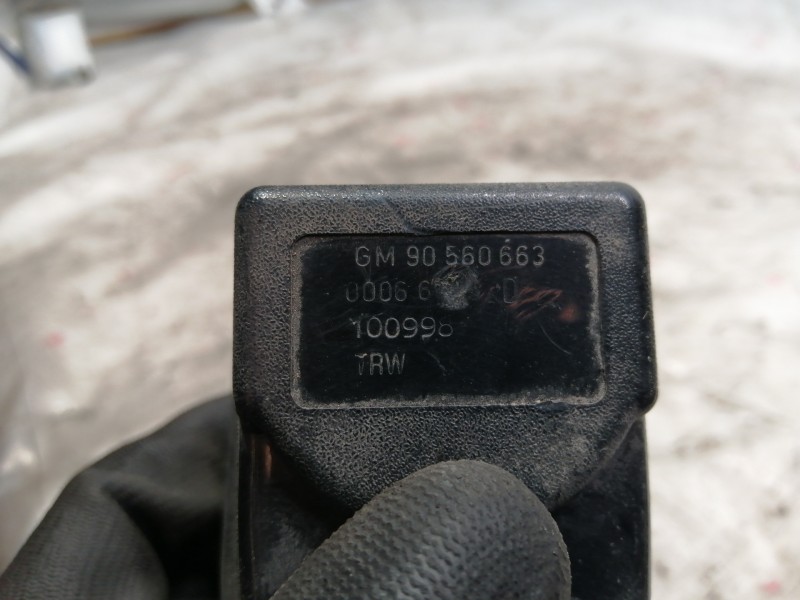 Recambio de enganche cinturon trasero derecho para opel astra g cabrio referencia OEM IAM GM90560663  