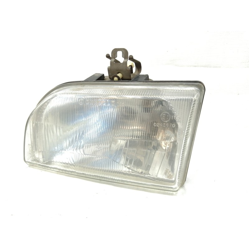 Recambio de faro izquierdo para ford fiesta berlina ghia referencia OEM IAM 90053687  