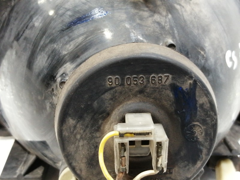Recambio de faro izquierdo para ford fiesta berlina ghia referencia OEM IAM 90053687  