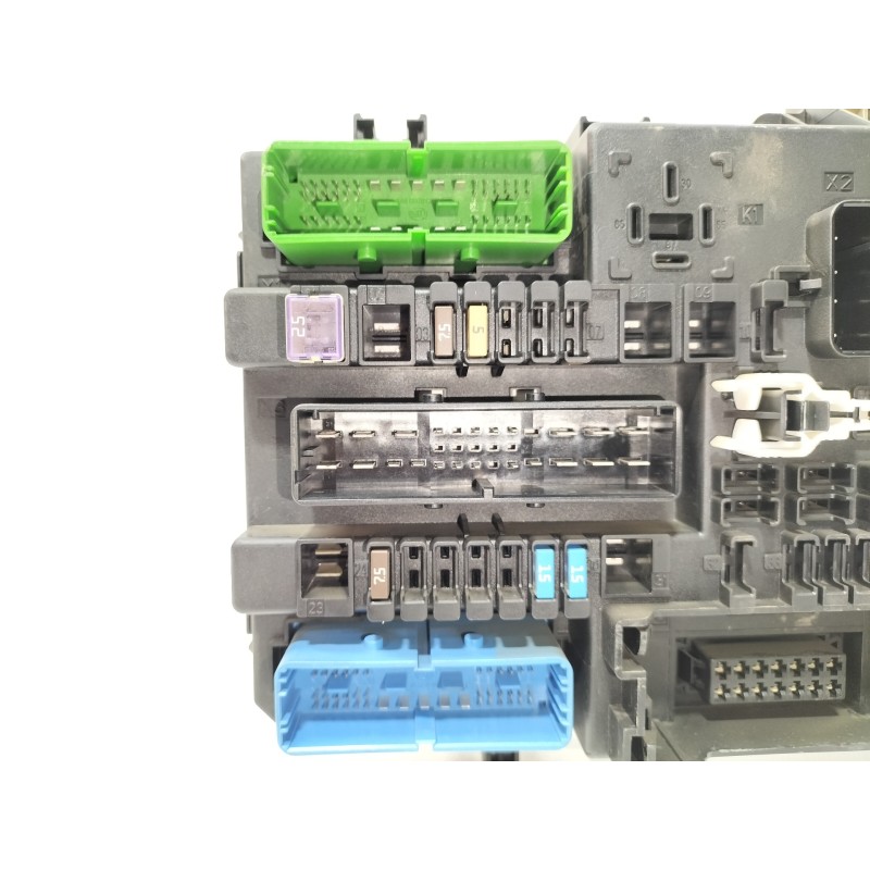 Recambio de caja reles / fusibles para opel astra gtc cosmo referencia OEM IAM 13222173  