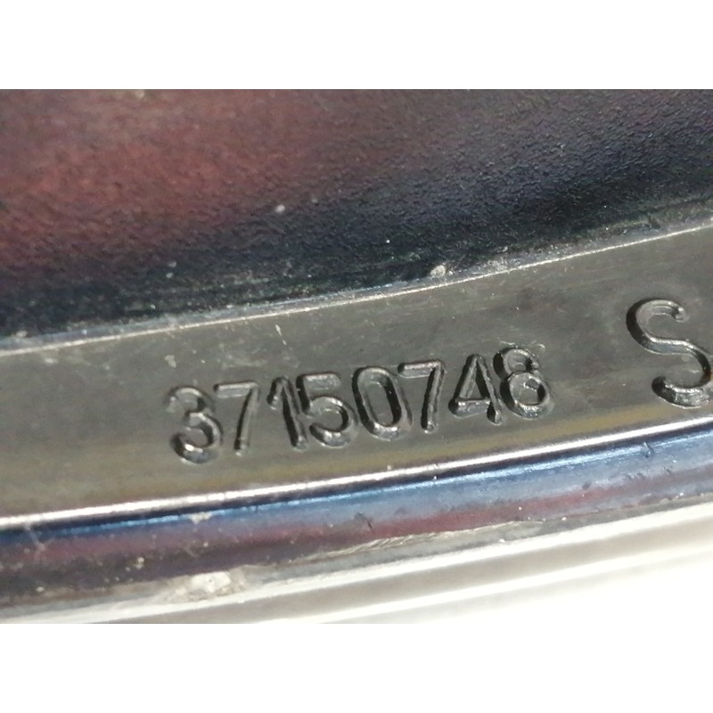 Recambio de piloto lateral izquierdo para lancia lancia y elefantino rosso referencia OEM IAM 37150748  