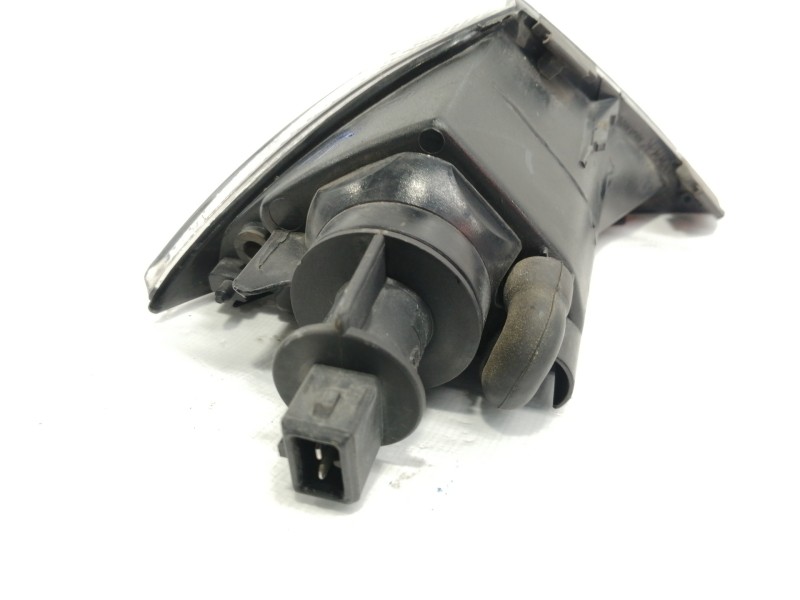 Recambio de piloto lateral izquierdo para lancia lancia y elefantino rosso referencia OEM IAM 37150748  