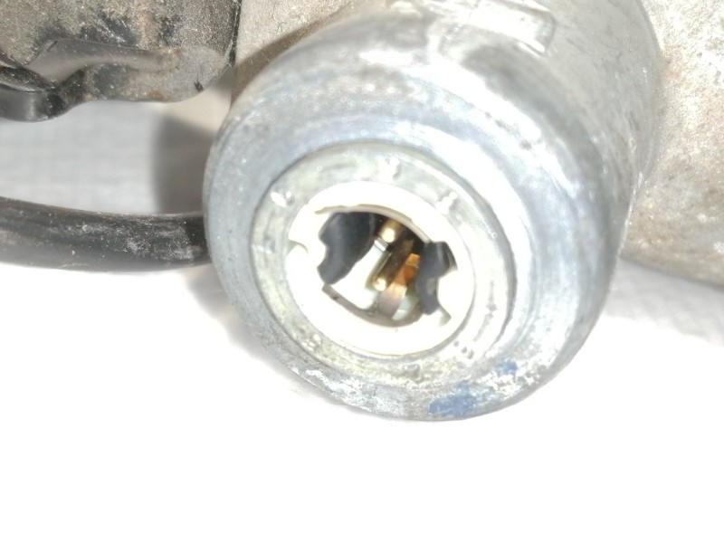 Recambio de enganche cinturon delantero izquierdo para renault megane i scenic (ja0) 1.6e alize referencia OEM IAM 7700832665J  