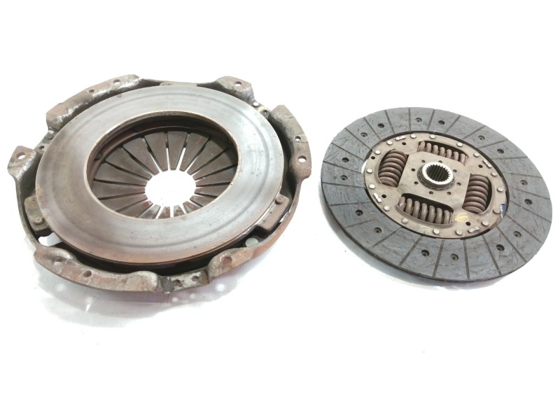 Recambio de kit embrague para nissan terrano/terrano.ii (r20) 2.7 turbodiesel referencia OEM IAM 699849 TD27 