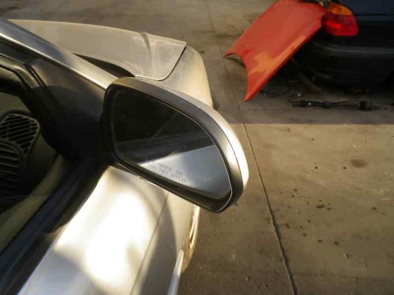 Recambio de retrovisor derecho para kia shuma ii 1.6 rs 5 berlina referencia OEM IAM   