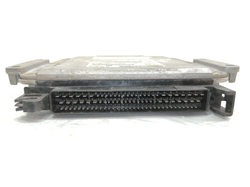 Recambio de centralita motor uce para peugeot 206 berlina xt referencia OEM IAM 0281010250  