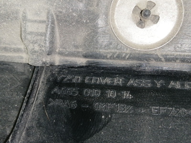 Recambio de tapa motor para ssangyong rexton 270 xvt premium referencia OEM IAM A6650101014 060805A Y250