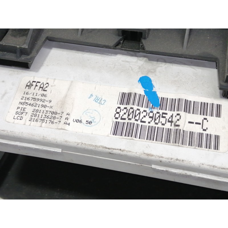Recambio de pantalla multifuncion para renault megane ii berlina 3p 1.5 dci diesel referencia OEM IAM 8200290542C 216759929 