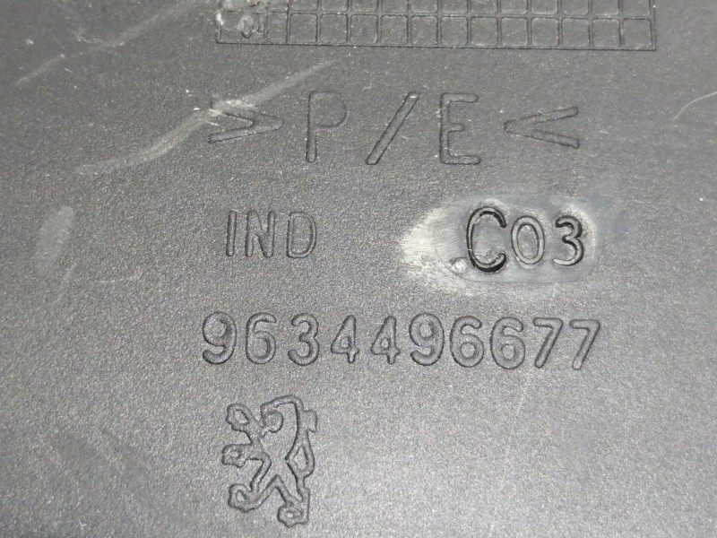 Recambio de apoyabrazos central para peugeot 307 (s1) xs referencia OEM IAM 9634496677 A1078100 PORTAOBJETOS CENTRAL