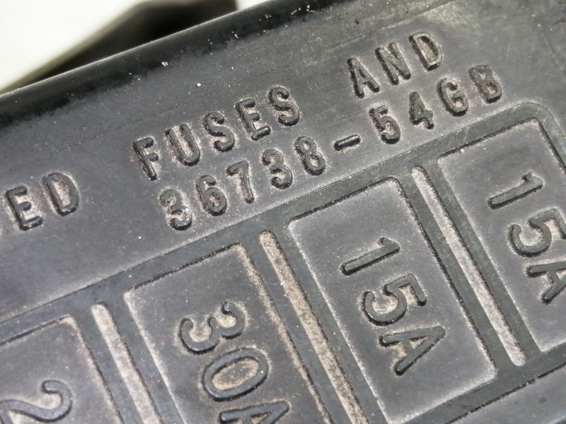 Recambio de caja reles / fusibles para suzuki ignis rm (mh) básico referencia OEM IAM 3673854GB  