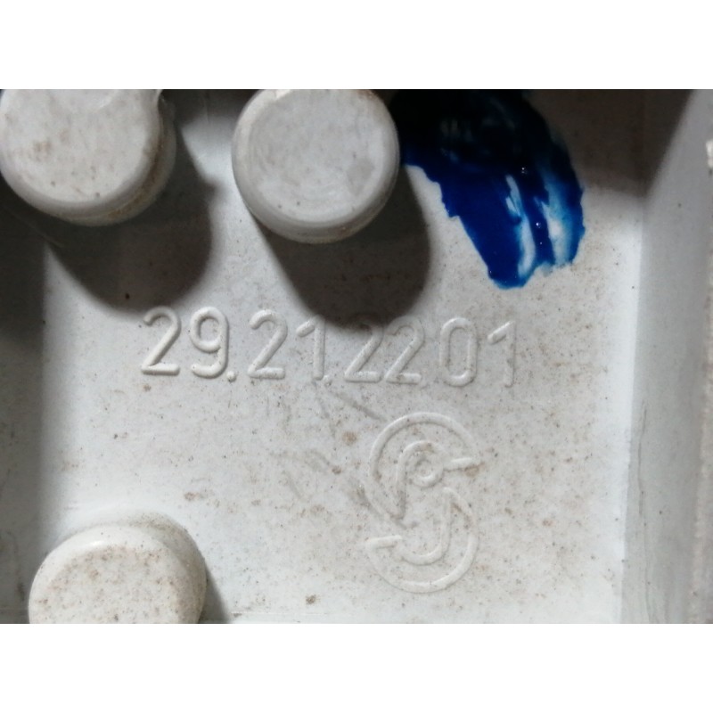 Recambio de piloto trasero derecho para mitsubishi carisma berina 5 (da0) 1600 glx referencia OEM IAM 29212201  