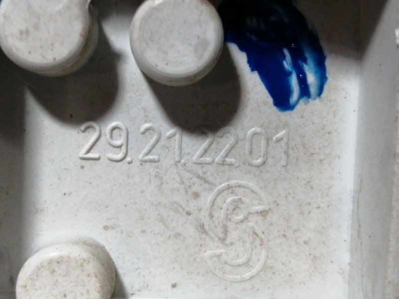 Recambio de piloto trasero derecho para mitsubishi carisma berina 5 (da0) 1600 glx referencia OEM IAM 29212201  