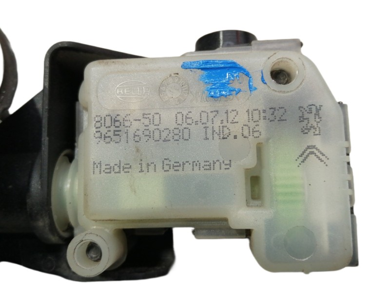 Recambio de tapa exterior combustible para citroën c4 lim. collection referencia OEM IAM 9687310880 806650 9651690280