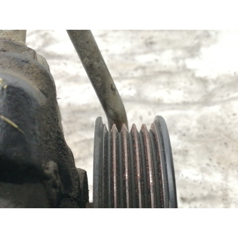 Recambio de bomba direccion para ford fiesta (cbk) ambiente referencia OEM IAM 4DB2003 HBDHP 