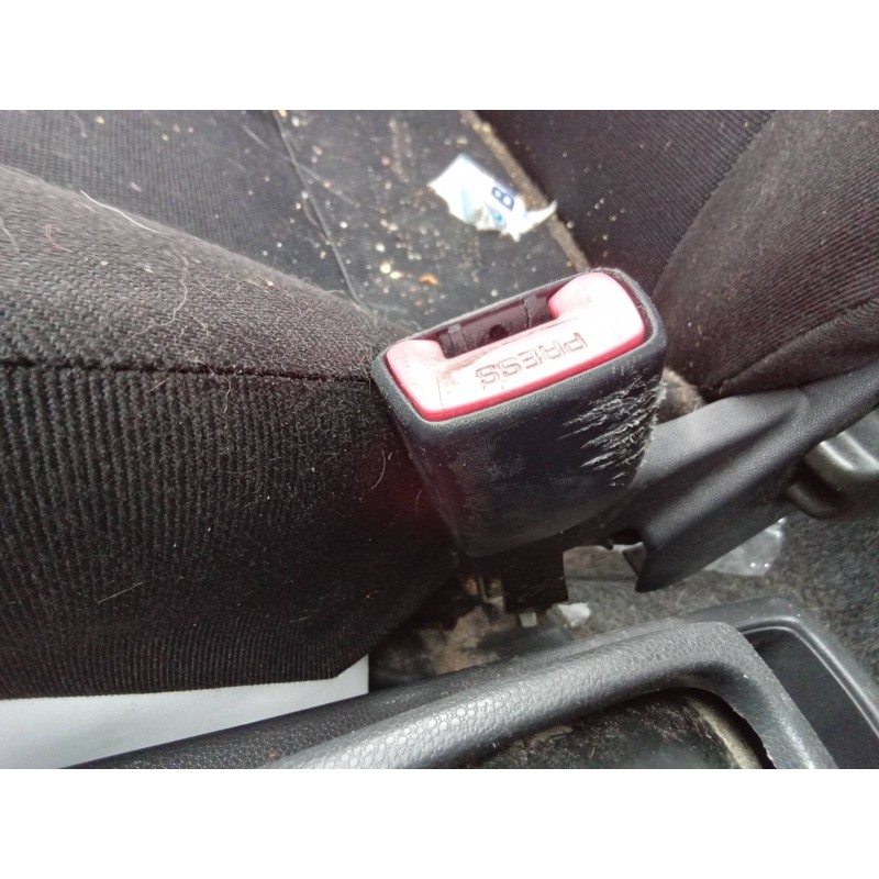 Recambio de enganche cinturon delantero derecho para suzuki ignis rm (mh) básico referencia OEM IAM E034501 B480 