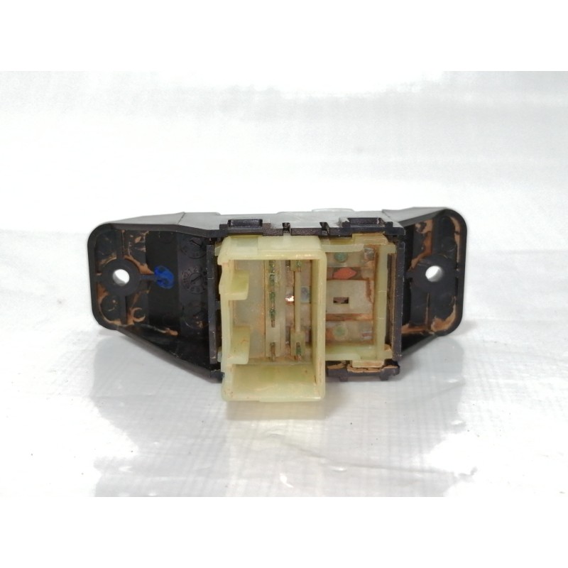 Recambio de mando elevalunas trasero izquierdo para hyundai kona sle 2wd referencia OEM IAM 3K552B1200  