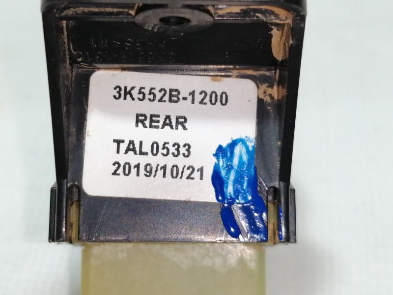 Recambio de mando elevalunas trasero izquierdo para hyundai kona sle 2wd referencia OEM IAM 3K552B1200  