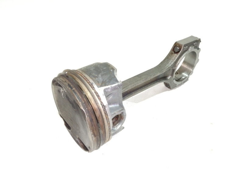 Recambio de piston para hyundai kona sle 2wd referencia OEM IAM 4GUO  