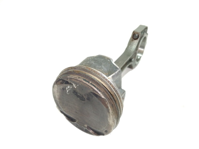 Recambio de piston para hyundai kona sle 2wd referencia OEM IAM 4GUO  