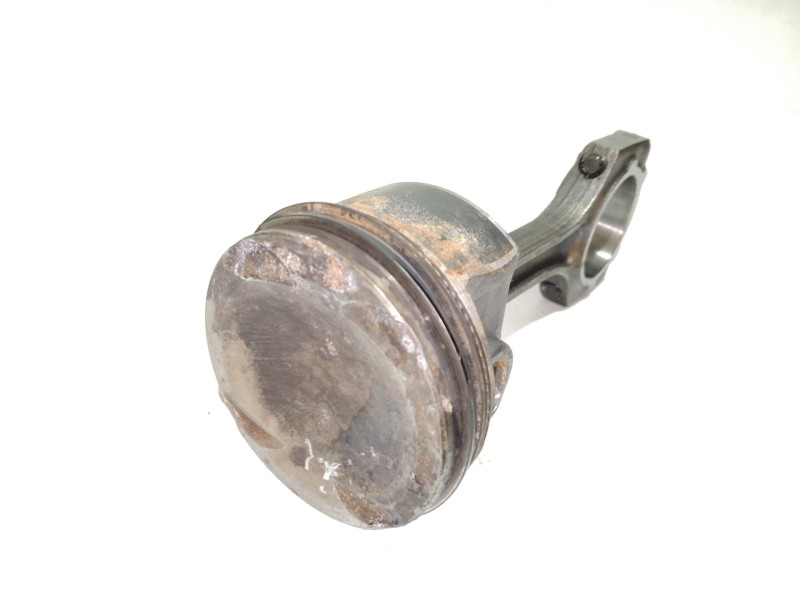 Recambio de piston para hyundai kona sle 2wd referencia OEM IAM 4GUO  