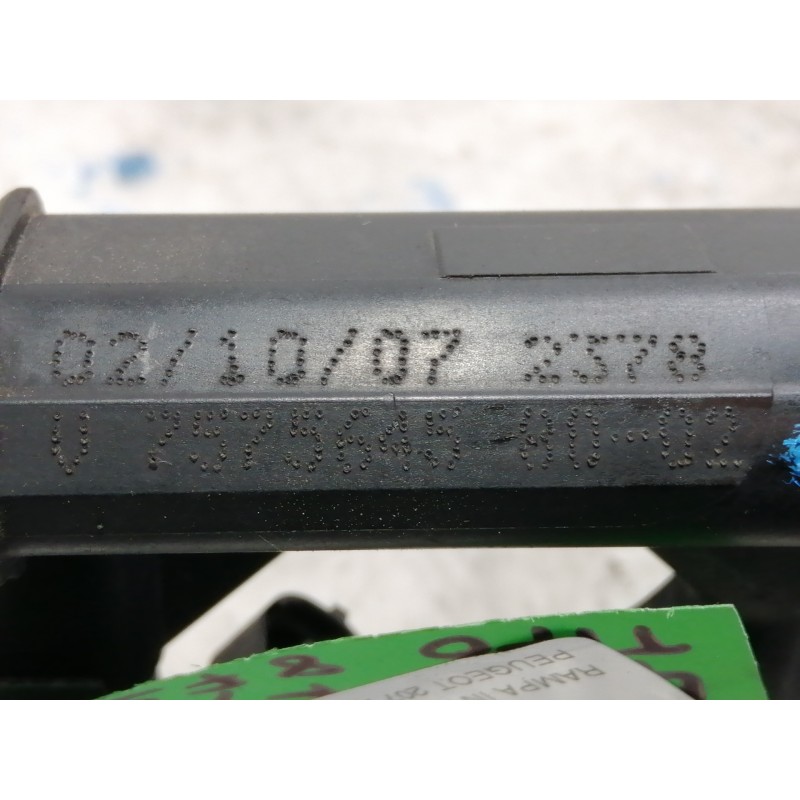 Recambio de rampa inyectora para peugeot 207 xs referencia OEM IAM V75756458002  
