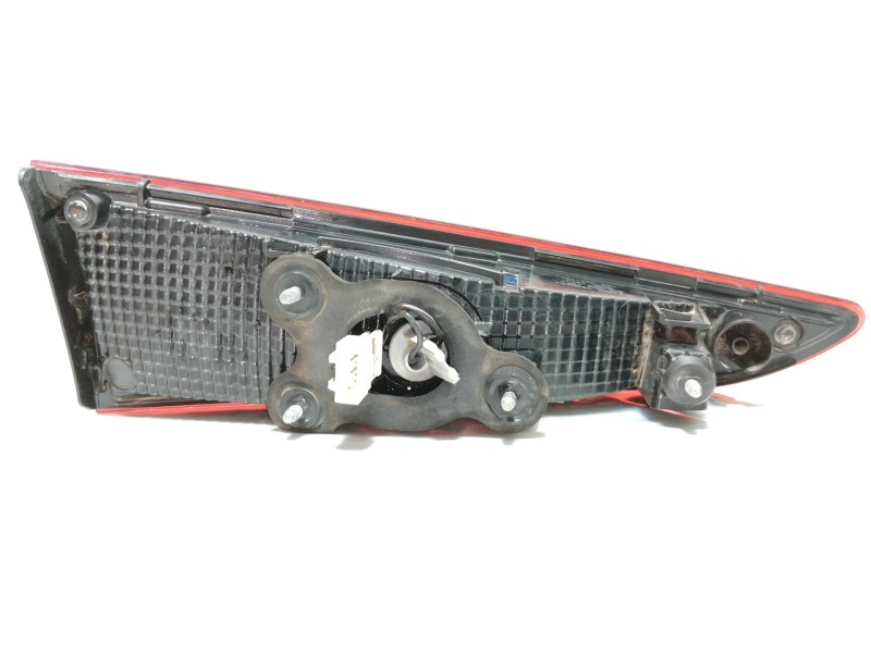 Recambio de piloto trasero derecho interior para hyundai kona sle 2wd referencia OEM IAM 92404J9000  