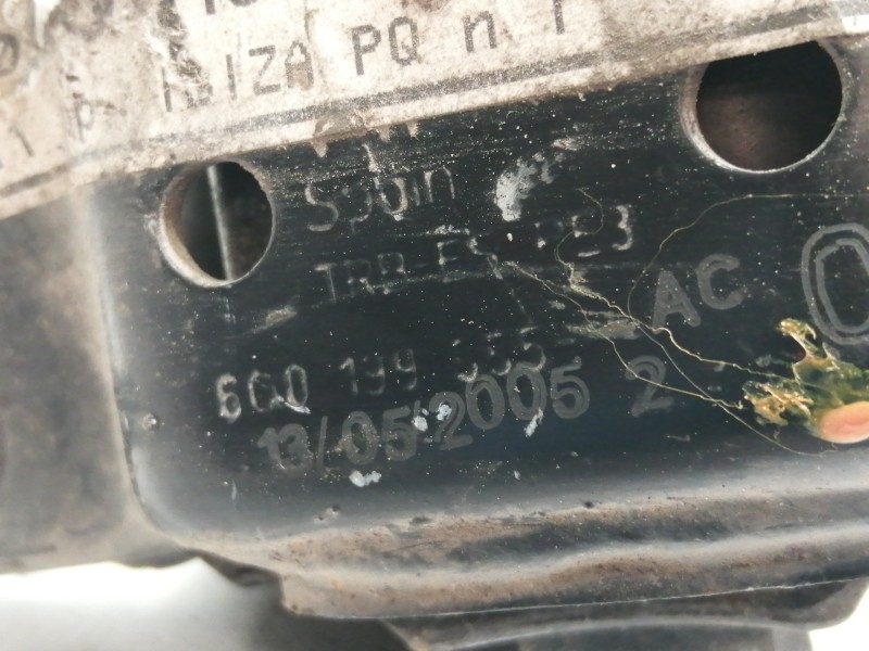 Recambio de soporte motor izquierdo para seat ibiza (6l1) cool referencia OEM IAM 6Q0199555  