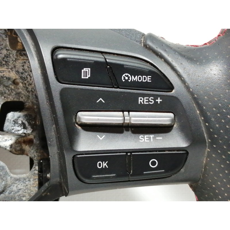 Recambio de volante para hyundai kona sle 2wd referencia OEM IAM 96720J9620TMT  