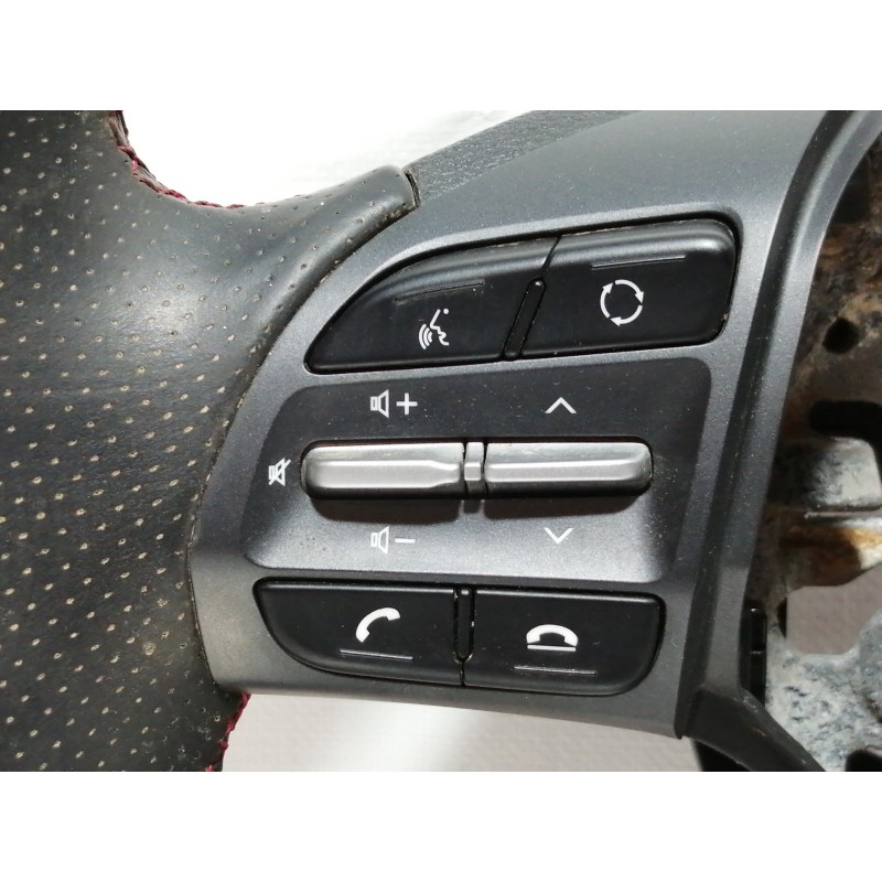 Recambio de volante para hyundai kona sle 2wd referencia OEM IAM 96720J9620TMT  