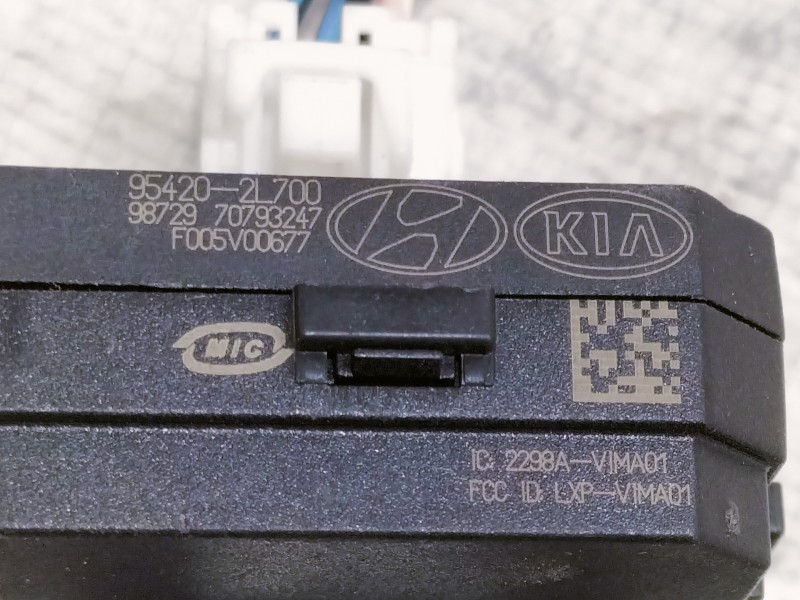 Recambio de centralita inmovilizador para hyundai i30 classic referencia OEM IAM 954202L700 F005V00677 