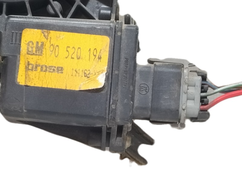 Recambio de elevalunas delantero derecho para opel corsa b city referencia OEM IAM 90520194  