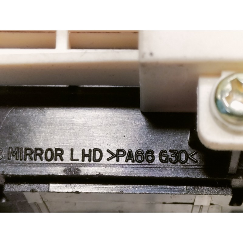 Recambio de interruptor para hyundai i30 classic referencia OEM IAM 935402L000  