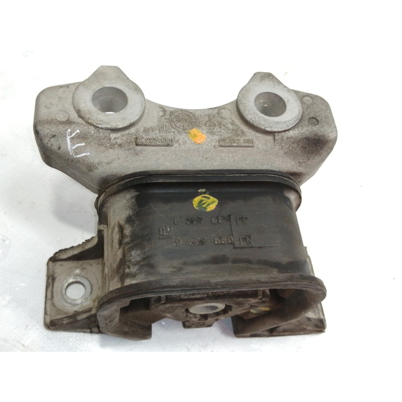 Recambio de soporte motor derecho para opel corsa c club referencia OEM IAM 9227881  