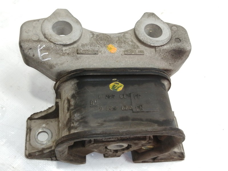 Recambio de soporte motor derecho para opel corsa c club referencia OEM IAM 9227881  
