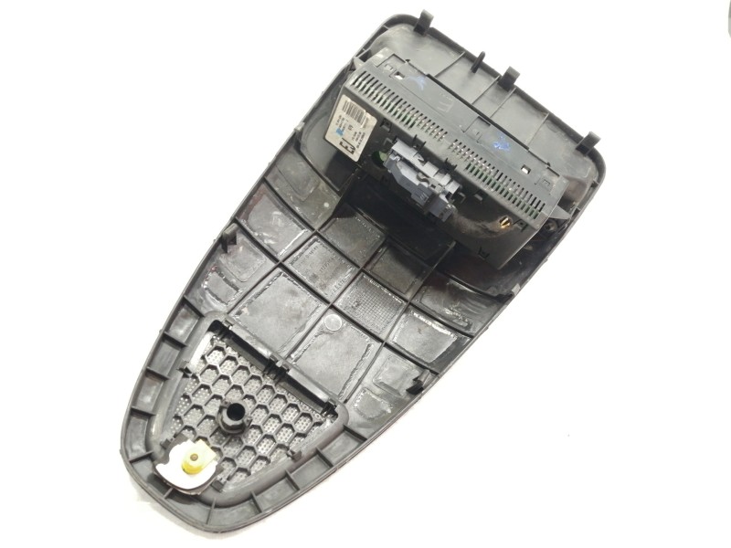 Recambio de pantalla multifuncion para opel corsa d enjoy referencia OEM IAM 13284430  