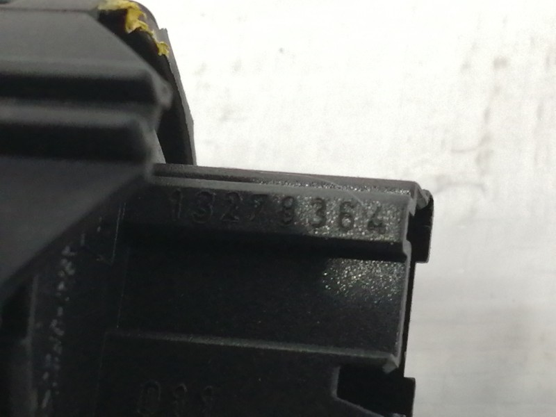 Recambio de interruptor para opel insignia sports tourer 2.0 16v cdti referencia OEM IAM 13278364  