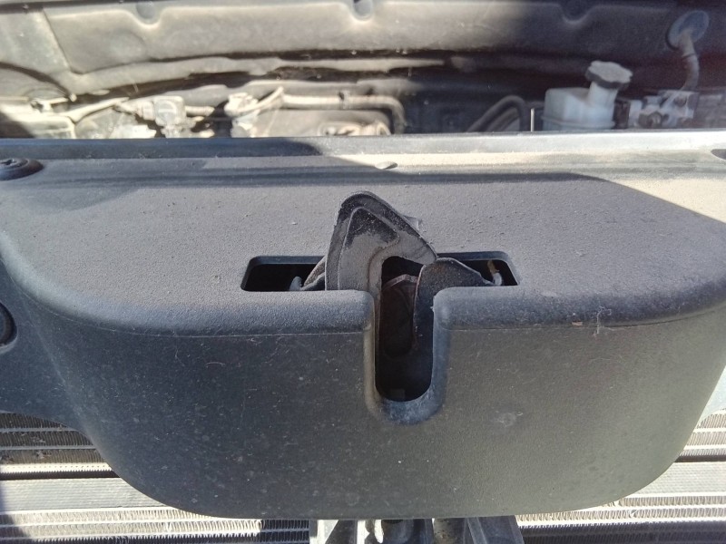 Recambio de cerradura capot para hyundai tucson (jm) 2.0 crdi comfort (4wd) referencia OEM IAM   