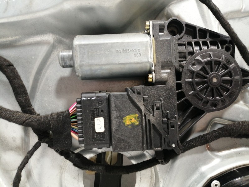 Recambio de elevalunas trasero izquierdo para volkswagen passat berlina (3b2) comfortline referencia OEM IAM 3B5839755C  ELECTRI