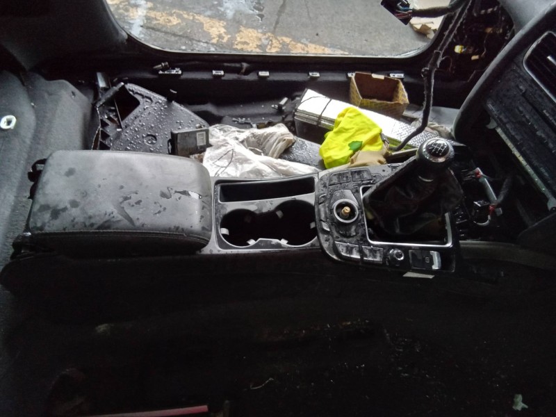 Recambio de apoyabrazos central para audi a5 coupe (8t) 1.8 16v tfsi referencia OEM IAM 8K0862533  