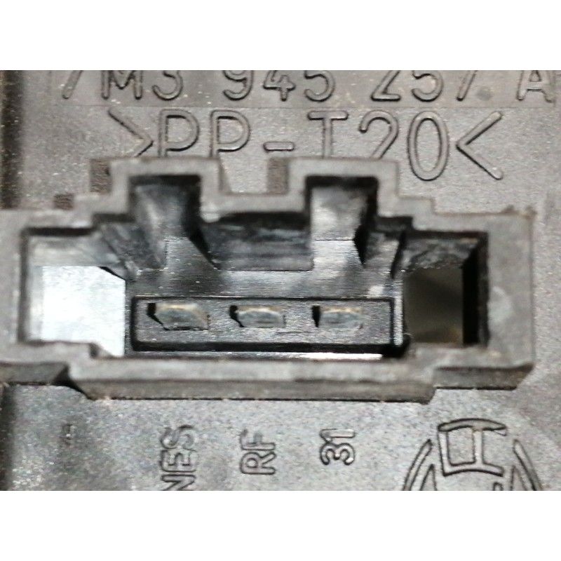 Recambio de piloto trasero izquierdo interior para ford galaxy (vy) ghia referencia OEM IAM 7M5945093B 2NR964365016 96442800 7M3