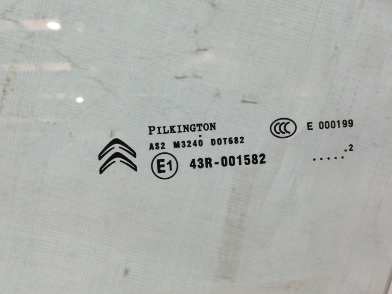 Recambio de luna custodia delantera izquierda para citroën c4 lim. collection referencia OEM IAM CRISTALPUERTADERECHA 43R001582 