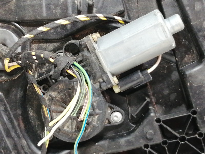 Recambio de elevalunas delantero izquierdo para ford fiesta (cbk) ambiente referencia OEM IAM 2S61A045H17A  