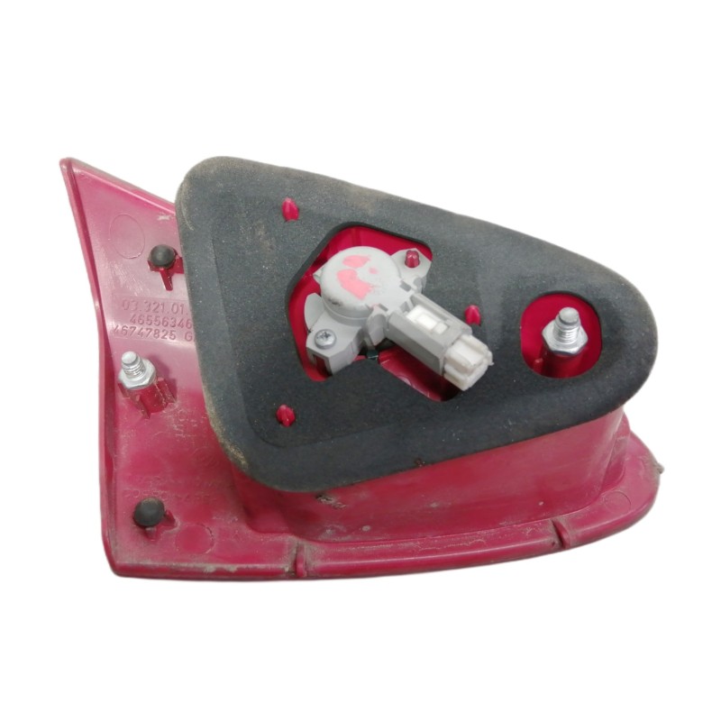 Recambio de piloto trasero derecho interior para alfa romeo 147 (190) 1.9 jtd progression referencia OEM IAM 46747825GDX 4655634