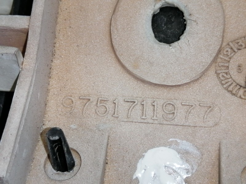 Recambio de rejilla delantera para peugeot 306 berlina 3/5 puertas (s1) style d referencia OEM IAM 1260129  