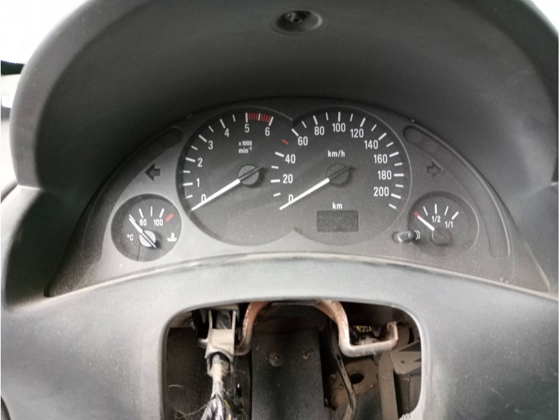Recambio de cuadro instrumentos para opel corsa c club referencia OEM IAM   