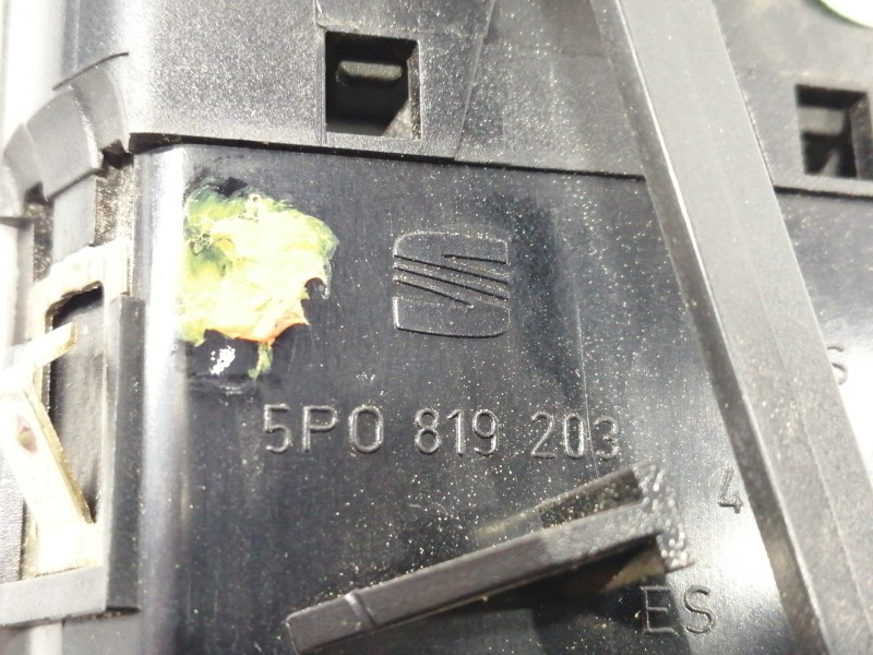 Recambio de rejilla aireadora para seat leon (1p1) reference referencia OEM IAM 5P0819203  